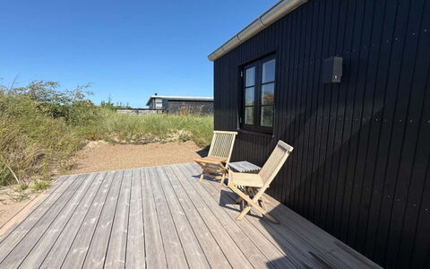 Selvi - 500M from the Sea: Hout, Plank, Hardwood, Dek, Beits, Houten Vloer, Siding, Schaduw, Multiplex