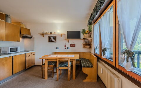 Presanella: Interieur Ontwerp, Meubilair, Plafond, Kamer, Stoel, Woonkamer, Beits, Hardwood, Vernis, Cabinetry