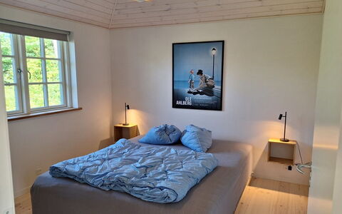Ethil - 600M from the Sea: Flooring, Verdieping, Meubilair, Hout, Slaapkamer, Interieur Ontwerp, Houten Vloer, Bed, Laken, Bedding