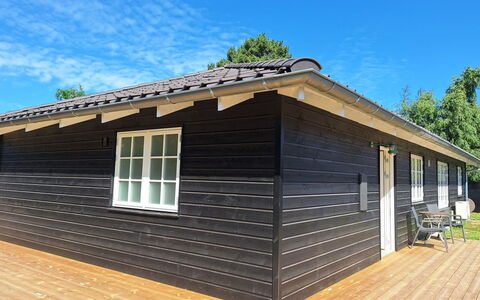 Ethil - 600M from the Sea: Hout, Siding, Dak, Huis, Verblijf, Huis, Hardwood, Deur, Samengesteld Materiaal, Plank