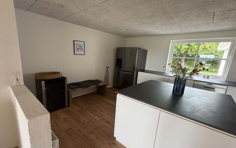 Eeske - 4Km from the Sea: Flooring, Verdieping, Hout, Interieur Ontwerp, Countertop, Keuken, Houten Vloer, Meubilair, Kamer, Plafond