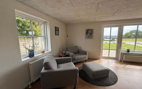 Eeske - 4Km from the Sea: Flooring, Verdieping, Hout, Interieur Ontwerp, Plafond, Kamer, Meubilair, Huis, Appartement, Woonkamer