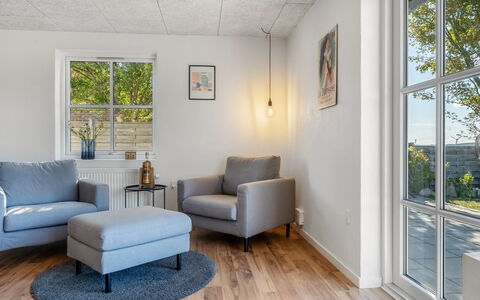 Eeske - 4Km from the Sea: Flooring, Muur, Verdieping, Interieur Ontwerp, Meubilair, Hout, Plafond, Kamer, Woonkamer, Bankstel