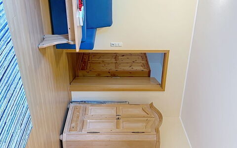 Bergzeit: Hout, Flooring, Verdieping, Kamer, Beits, Appartement, Plafond, Hardwood, Vernis, Houten Vloer