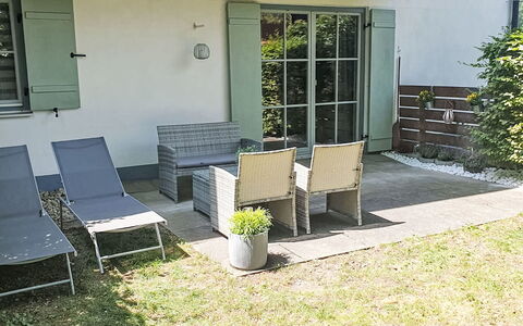 Bergzeit: Meubilair, Buitenmeubels, Stoel, Tafel, Buitentafel, Schaduw, Tuin, Backyard, Koffietafel, Patio