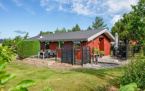 Clea - 250M to the Fjord: Huis, Dak, Verblijf, Huis, Struik, Deur, Schaduw, Tuin, Siding, Garden Gebouwen