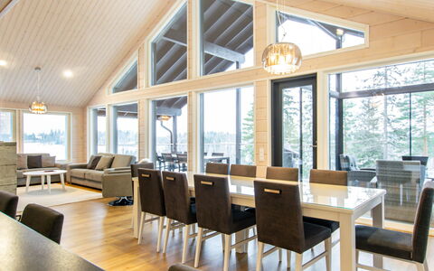 Salavan Tsaari: Hout, Plafond, Interieur Ontwerp, Lichte Inrichting, Kroonluchter, Woonkamer, Hardwood, Bankstel, Schaduw