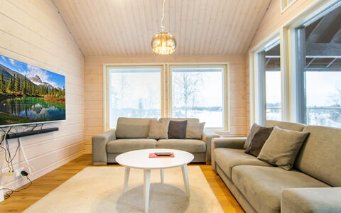 Kuhmoinen 642: Interieur Ontwerp, Hout, Bankstel, Plafond, Flooring, Woonkamer, Huis, Verdieping, Meubilair, Kamer