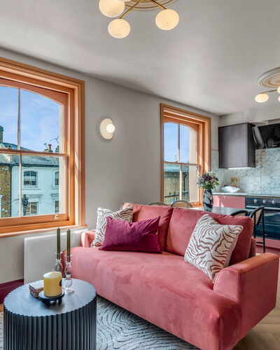London West Retreat 2 307.2