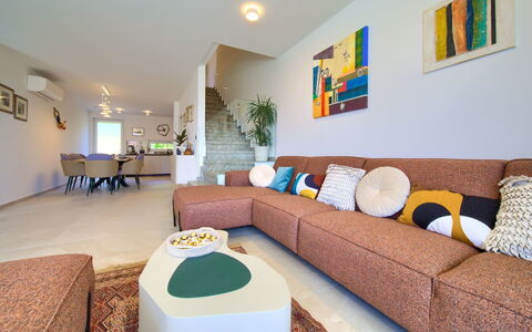 Art Villa Sansa: Struik, Tuin, Woongebied, Plantengemeenschap, Land Lot, Groundcover, Landscaping, Backyard, Werf