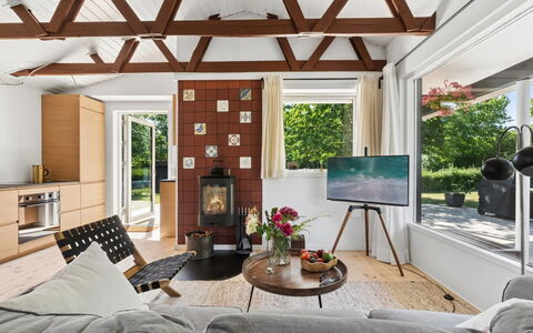 Antonie - 350M from the Sea: Meubilair, Interieur Ontwerp, Flooring, Muur, Plafond, Verdieping, Hout, Woonkamer, Bankstel, Lichte Inrichting