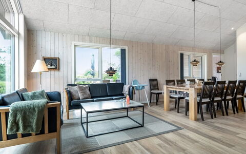 Merita - 600M from the Sea: Hout, Flooring, Plafond, Interieur Ontwerp, Verdieping, Houten Vloer, Meubilair, Huis, Kamer, Woonkamer