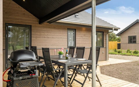 Merita - 600M from the Sea: Hout, Siding, Deur, Dek, Verblijf, Beits, Hardwood, Veranda, Fiets, Buitenmeubels
