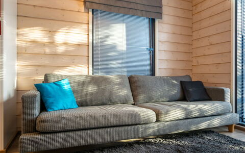 Golfarinkunnas 9A: Meubilair, Interieur Ontwerp, Hout, Bankstel, Flooring, Textiel, Woonkamer, Verdieping, Kussen Gooien, Kamer