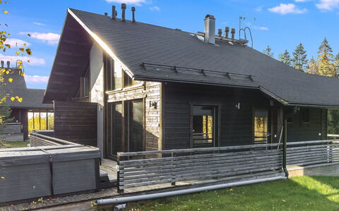 Golfarinkunnas 9C: Hout, Dak, Siding, Huis, Verblijf, Huis, Blokhut, Veranda, Garden Gebouwen