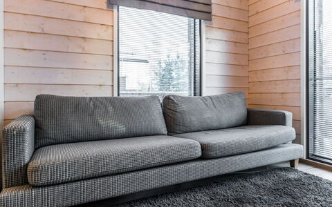 Golfarinkunnas 9C: Hout, Meubilair, Bankstel, Flooring, Woonkamer, Verdieping, Natuurlijk Materiaal