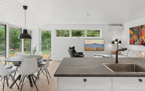 Deik - 1Km from the Sea: Flooring, Interieur Ontwerp, Hout, Meubilair, Verdieping, Plafond, Keuken, Countertop, Houten Vloer, Cabinetry
