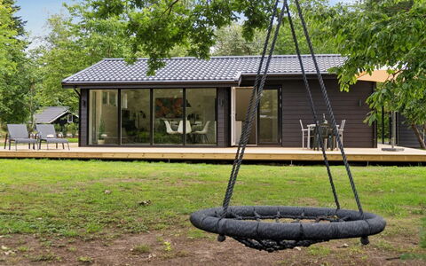 Deik - 1Km from the Sea: Gras, Verblijf, Garden Gebouwen, Tuin, Gazon, Schaduw, Werf, Backyard, Schuur, Boerderij