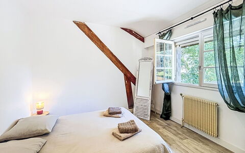 Gîte de la Grée: Bed, Meubilair, Interieur Ontwerp, Slaapkamer, Flooring, Muur, Verdieping, Hout, Laken, Plafond