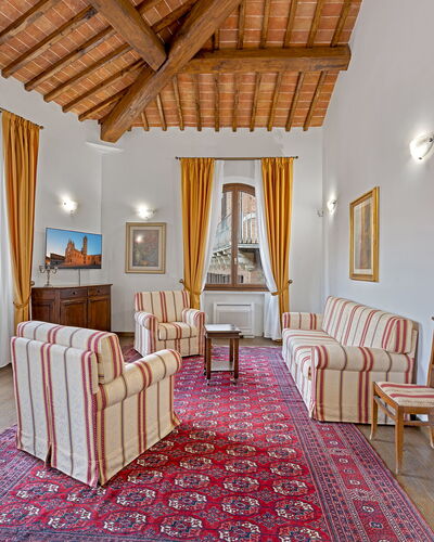 Grand Terrace Apartment