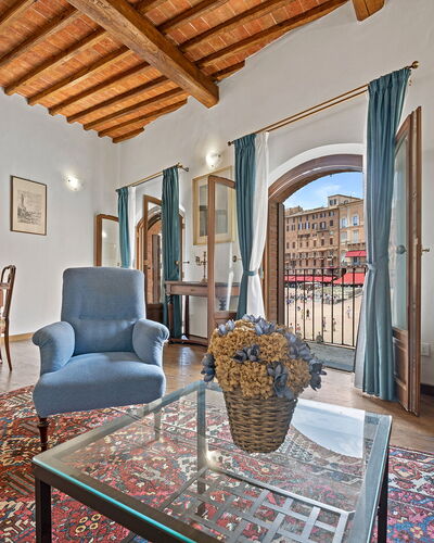 La Piazza Grand Vista Apartments