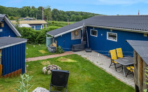 Agla - 350M from the Sea: Dak, Huis, Verblijf, Siding, Werf, Gazon, Backyard, Tuin, Schaduw, Garden Gebouwen