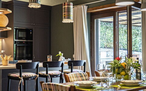Casa Pernice: Meubilair, Interieur Ontwerp, Stoel, Lichte Inrichting, Tafel, Hout, Keuken En Eettafel, Plafond, Verlichting, Eetkamer