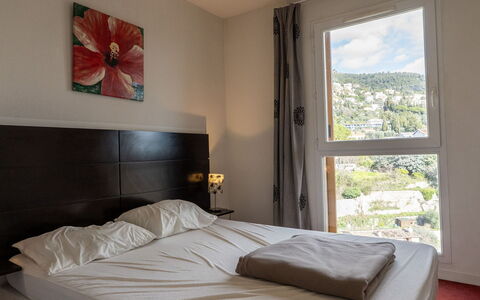 Virginia: Bed, Slaapkamer, Meubilair, Laken, Bedding, Interieur Ontwerp, Kamer, Verdieping, Bed Frame, Flooring