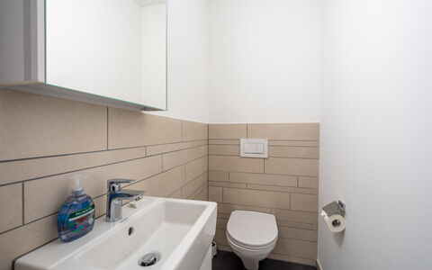 Vallada 14-01: Badkamer, Muur, Flooring, Loodgieterswerkinrichting, Interieur Ontwerp, Wastafel In De Badkamer, Verdieping, Wastafel, Toilet, Kraan