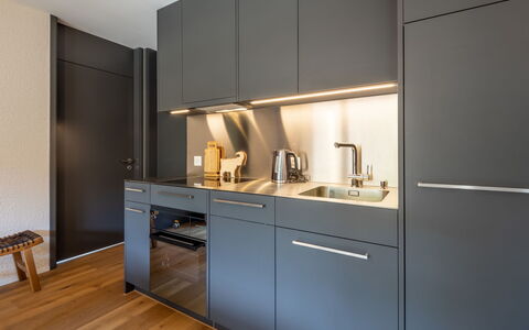 Vallada 14-01: Keuken, Countertop, Interieur Ontwerp, Toestel Van De Keuken, Flooring, Cabinetry, Major Appliance, Verdieping, Wastafel, Meubilair