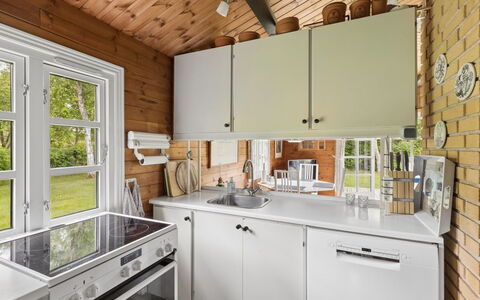 Saxi - 1.2Km from the Sea: Keuken, Toestel Van De Keuken, Countertop, Cabinetry, Major Appliance, Flooring, Meubilair, Hout, Interieur Ontwerp, Huishoudapparatuur