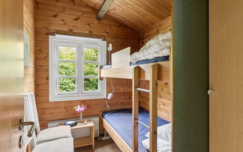 Saxi - 1.2Km from the Sea: Hout, Meubilair, Huis, Interieur Ontwerp, Huis, Slaapzaal, Beits, Kamer, Hardwood, Blokhut