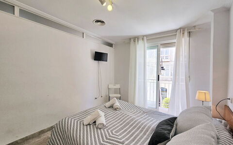 Cartagena 11: Slaapkamer, Bed, Interieur Ontwerp, Meubilair, Verdieping, Linens, Flooring, Laken, Kamer, Bedding