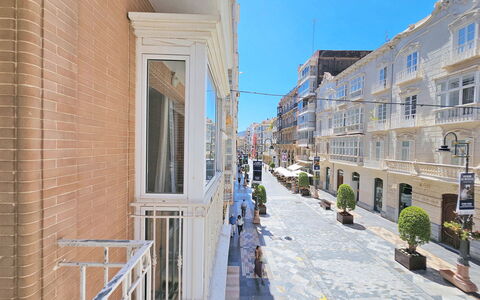 Cartagena 11: Buurt,  Dorf\, Appartement, Straat, Stedelijk Ontwerp, Gemengd Gebruik, Stoep, Condominium, Balkon, Vakantie