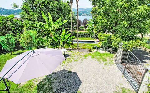 Emma: Struik, Tuin, Toevlucht, Schaduw, Eco Hotel, Landscaping, Gazon, Werf