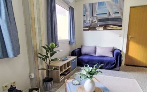 Trebon 1: Flooring, Interieur Ontwerp, Verdieping, Appartement, Kamer, Meubilair, Plafond, Houten Vloer, Gordijn, Woonkamer
