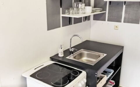 Trebon 1: Toestel Van De Keuken, Keuken, Major Appliance, Meubilair, Interieur Ontwerp, Flooring, Cabinetry, Huishoudapparatuur, Verdieping, Countertop