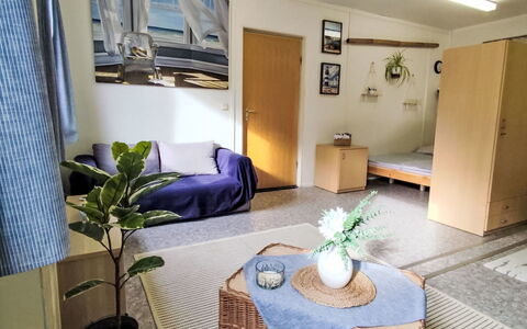 Trebon 1: Meubilair, Interieur Ontwerp, Flooring, Verdieping, Hout, Kamer, Verlichting, Bankstel, Woonkamer, Appartement