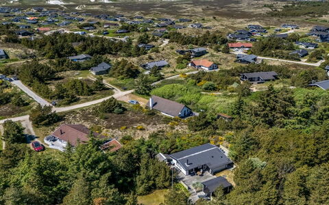 Wingot - from the Sea: Vogelperspectief, Woongebied, Luchtfotografie, Landschap, Land Lot, Voorstad, Landgoed, Dorp, Landscaping, Dicht Struikgewas