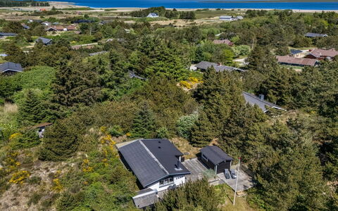 Wingot - from the Sea: Woongebied, Landschap, Vogelperspectief, Luchtfotografie, Dak, Huis, Land Lot, Voorstad, Landgoed, Landscaping