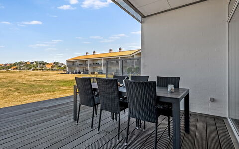 Svane - 70M from the Sea: Samengesteld Materiaal, Schaduw, Dek, Plank, Boardwalk, Hardwood, Balkon, Daylighting, Gang, Aluminium
