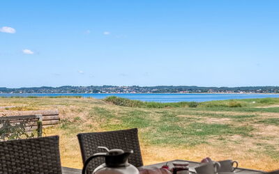 Svane - 70M from the Sea