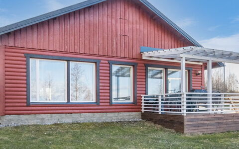 Villa Kettu: Hout, Siding, Huis, Architectuur, Verblijf, Veranda, Dak, Deur, Samengesteld Materiaal, Beits