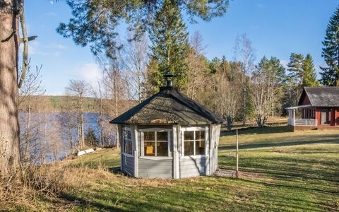 Villa Kettu: Boom, Hout, Verblijf, Dak, Garden Gebouwen, Schuur, Blokhut, Bos, Hut, Outdoor Structuur