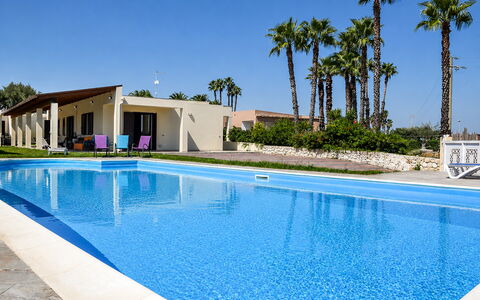 Villa Sara: Blauw, Zwembad, Toevlucht, Schaduw, Landgoed, Eco Hotel, Landscaping, Hacienda, Villa, Vrije Tijd