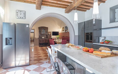 Antica Villa Merelli 12: Meubilair, Interieur Ontwerp, Flooring, Keuken, Hout, Plafond, Verdieping, Countertop, Verlichting, Kamer