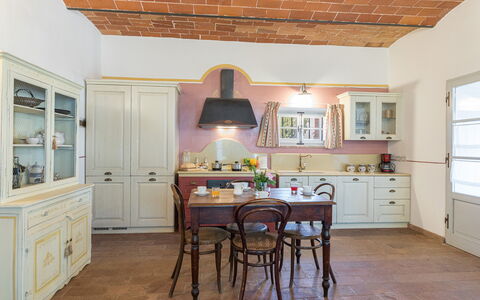 Antica Villa Merelli 12: Meubilair, Interieur Ontwerp, Keuken, Flooring, Cabinetry, Hout, Verdieping, Countertop, Plafond, Kamer