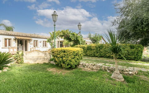 Casa Dafne: Tuin, Landgoed, Landscaping, Hacienda, Backyard, Gazon, Werf, Boerderij, Villa
