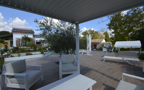 La Dimora di Diana: Meubilair, Buitenmeubels, Stoel, Schaduw, Outdoor Structuur, Veranda, Toevlucht, Patio, Eco Hotel, Pergola