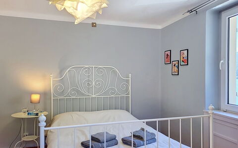 Casa Yakamos: Meubilair, Bed, Interieur Ontwerp, Slaapkamer, Muur, Bedding, Verdieping, Flooring, Laken, Kamer